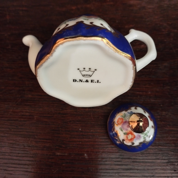 EUC Miniature Cobalt Floral Teapot - Picture 8 of 11